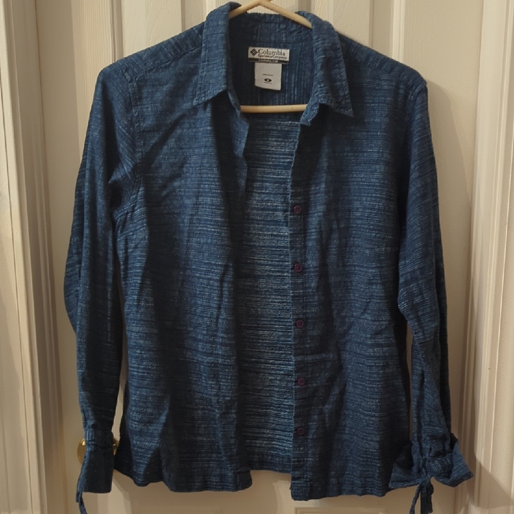 Women's Medium Columbia Navy Textured Long Sleeve‎ Shirt
